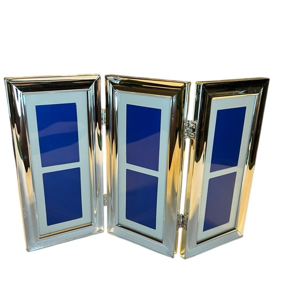 Tri-Fold Hinged Silver Photo Frame, Fits 6 Wallet Sized Photographs - Picture 1 of 2